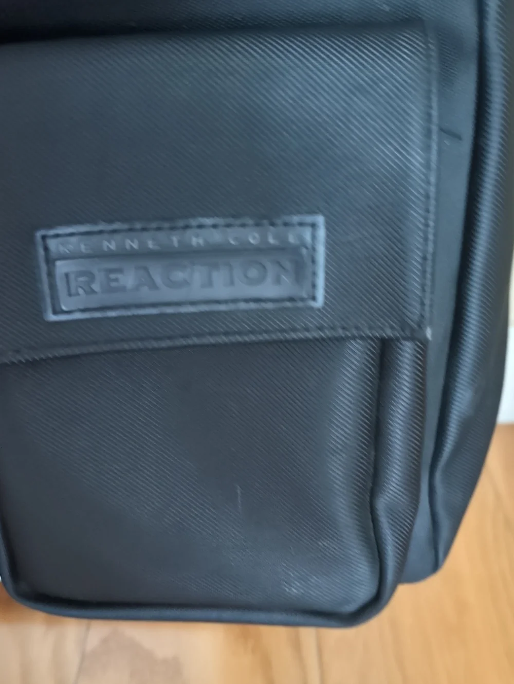 Kenneth Cole Shoulder Bad